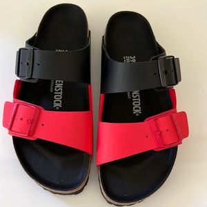 NWOB BIRKENSTOCK Arizona Split Birko-Flor Sandals Shoes 39 (8-8.5) Red/Black